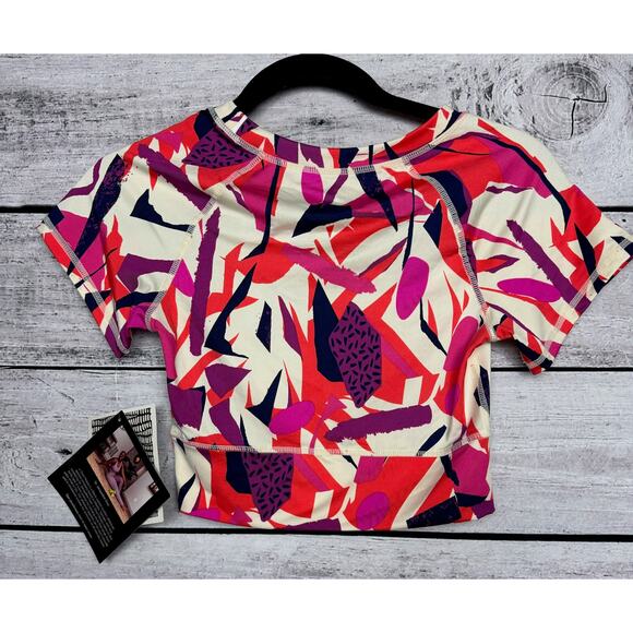 NWT - Ladies J.DOW Geometric Fitness Workout Crop Top - XS - Picture 3 of 3